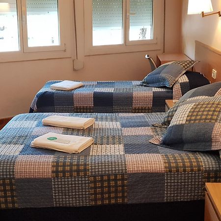 Hostal Rio De Castro Barselona Dış mekan fotoğraf