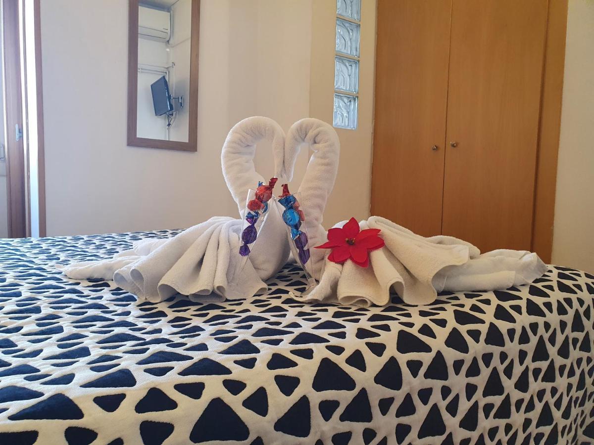 Hostal Rio De Castro Barselona Dış mekan fotoğraf