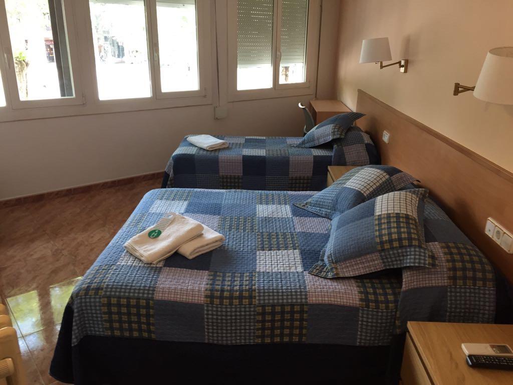Hostal Rio De Castro Barselona Dış mekan fotoğraf