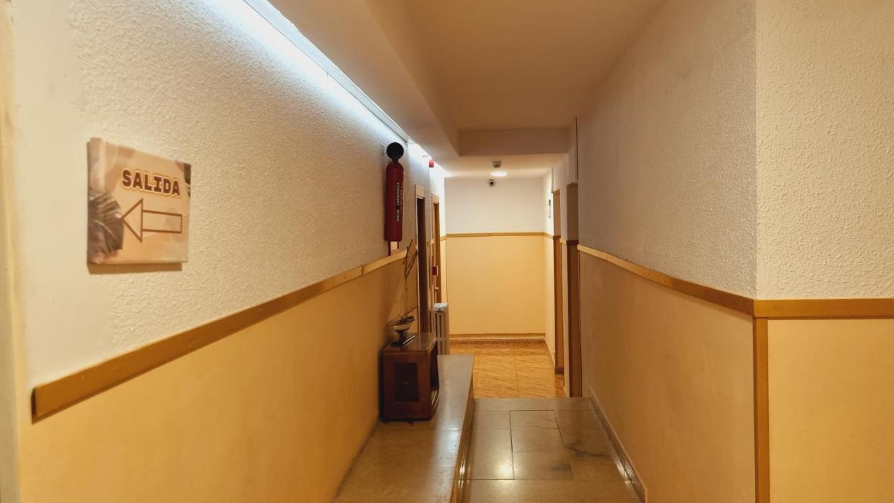 Hostal Rio De Castro Barselona Dış mekan fotoğraf