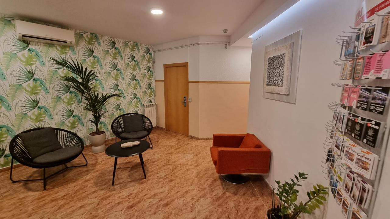 Hostal Rio De Castro Barselona Dış mekan fotoğraf