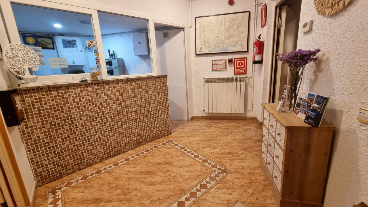Hostal Rio De Castro Barselona Dış mekan fotoğraf