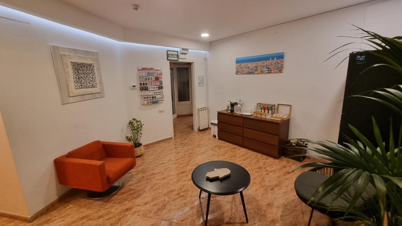 Hostal Rio De Castro Barselona Dış mekan fotoğraf