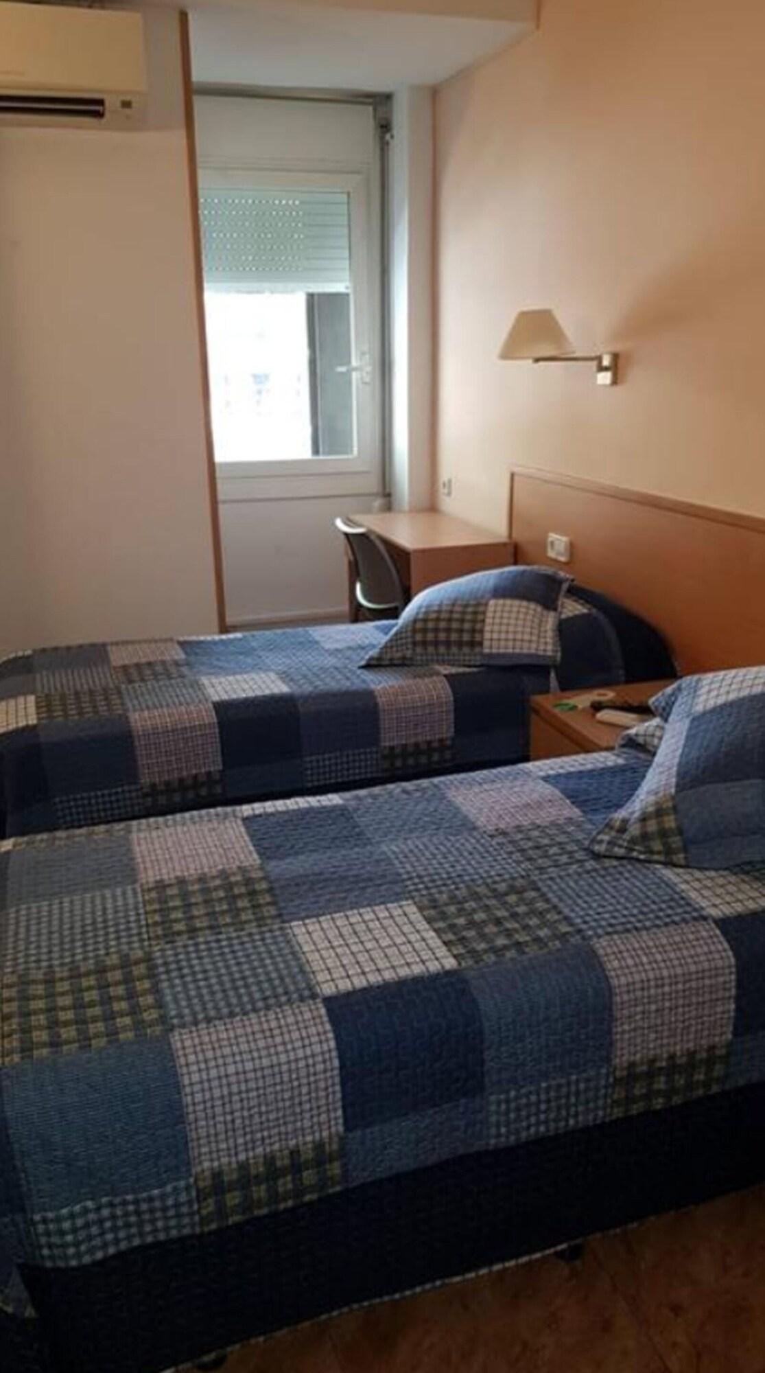 Hostal Rio De Castro Barselona Dış mekan fotoğraf