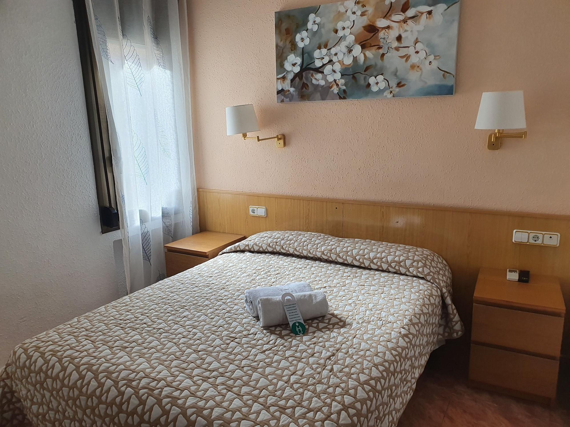Hostal Rio De Castro Barselona Dış mekan fotoğraf