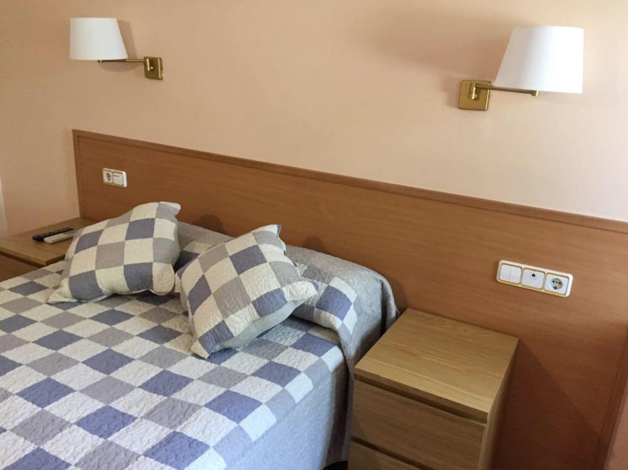 Hostal Rio De Castro Barselona Dış mekan fotoğraf