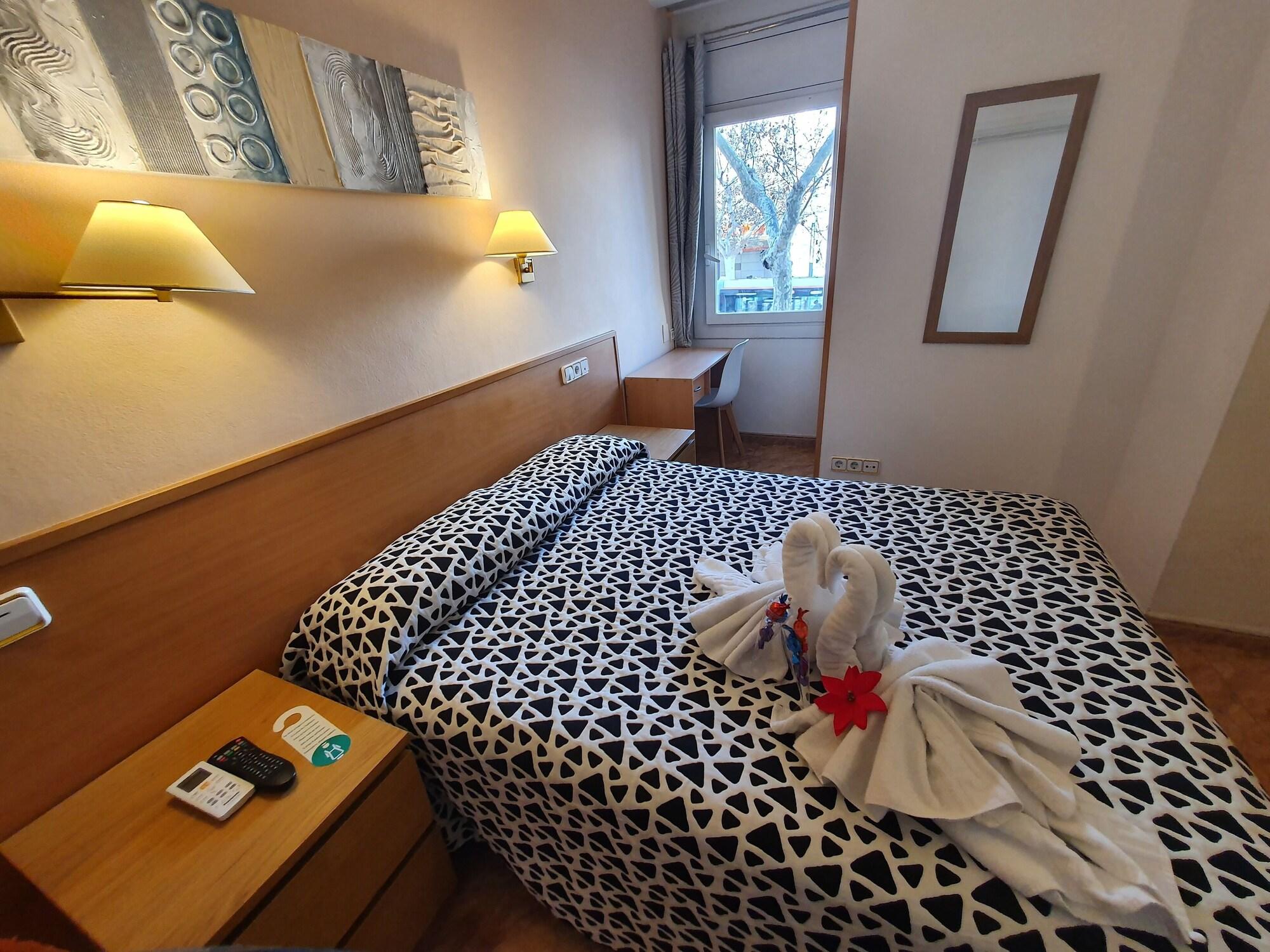 Hostal Rio De Castro Barselona Dış mekan fotoğraf