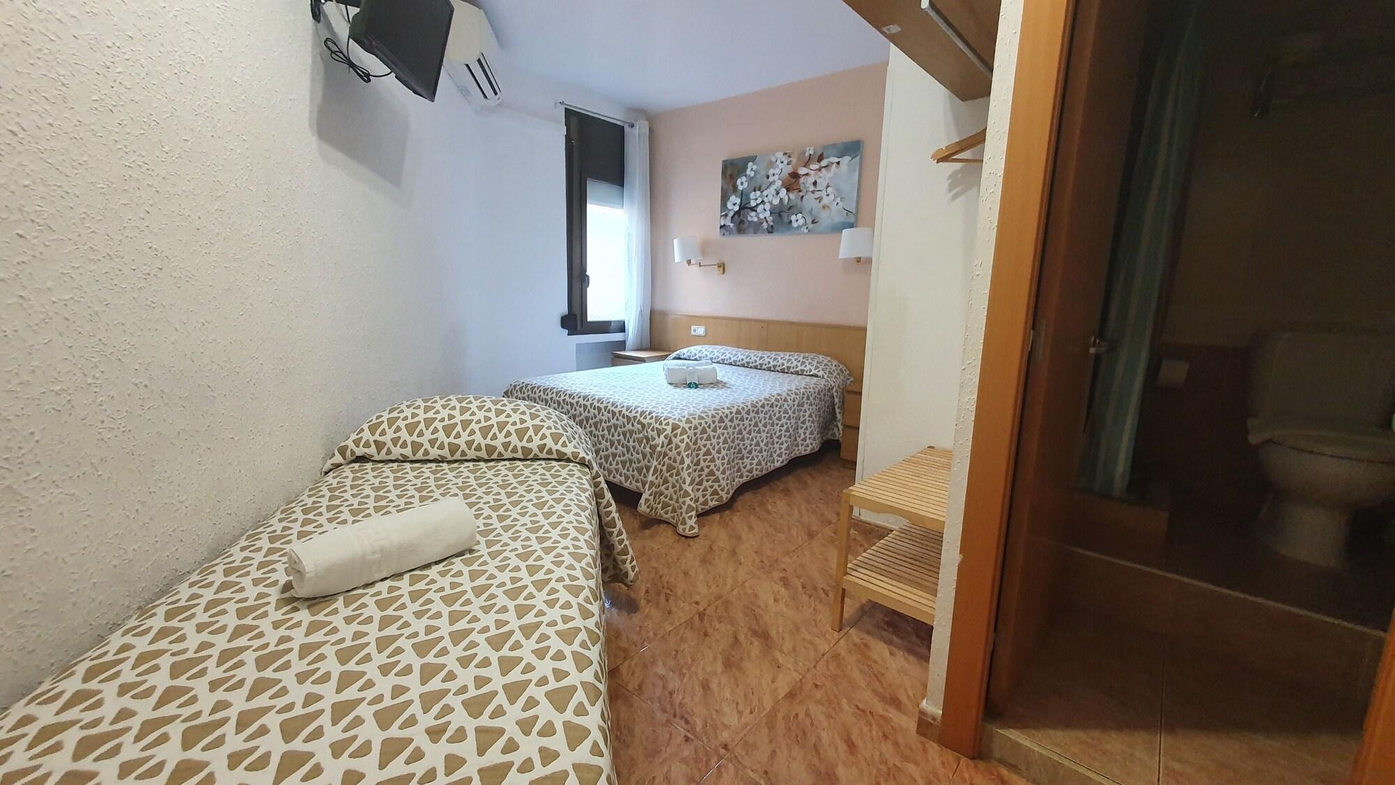 Hostal Rio De Castro Barselona Dış mekan fotoğraf