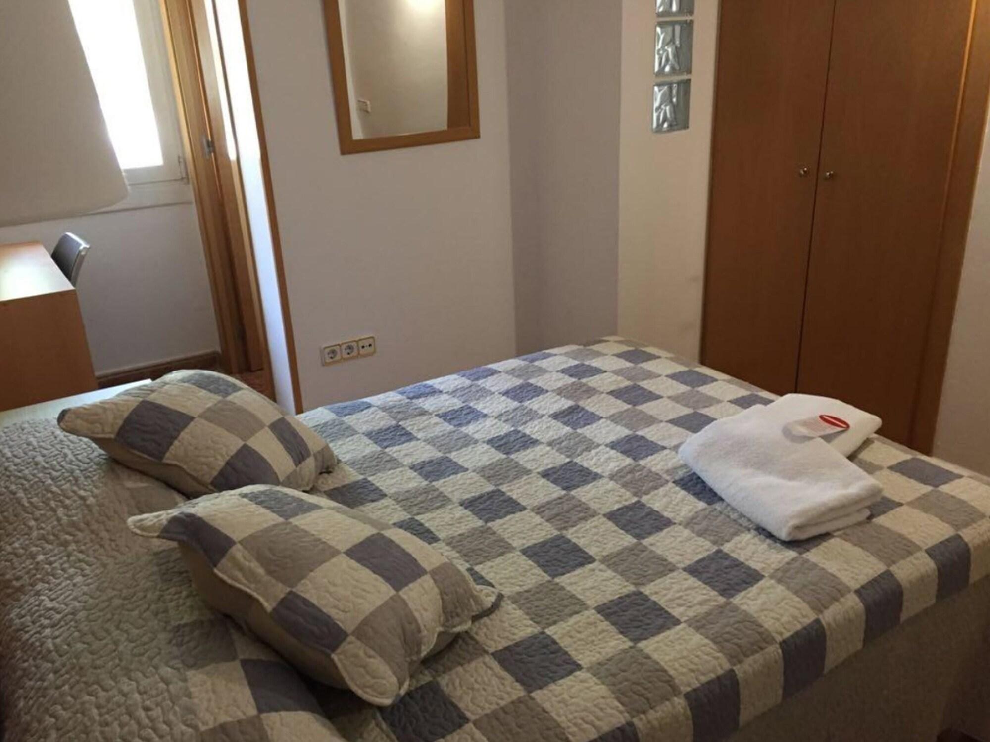Hostal Rio De Castro Barselona Dış mekan fotoğraf