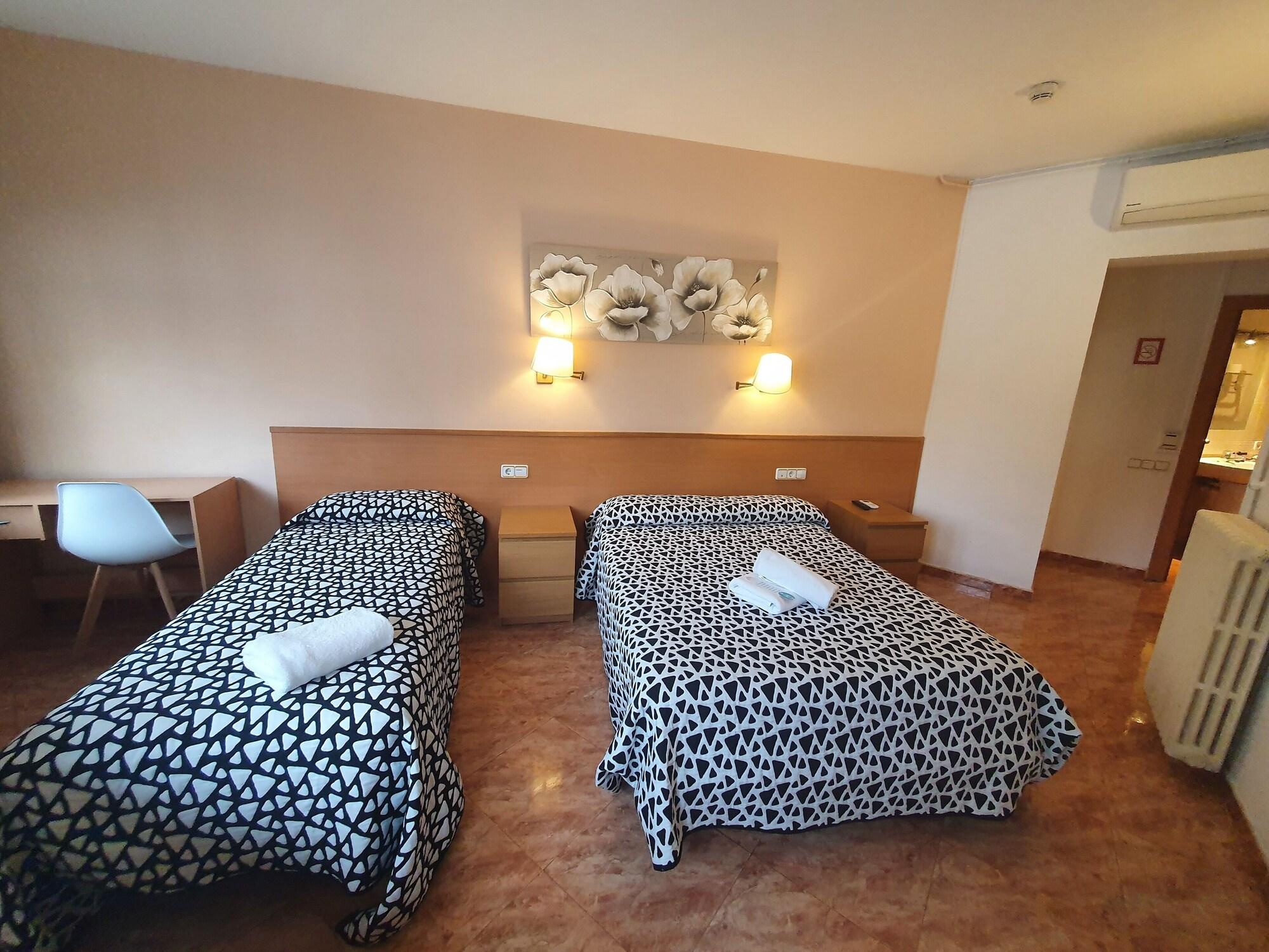 Hostal Rio De Castro Barselona Dış mekan fotoğraf