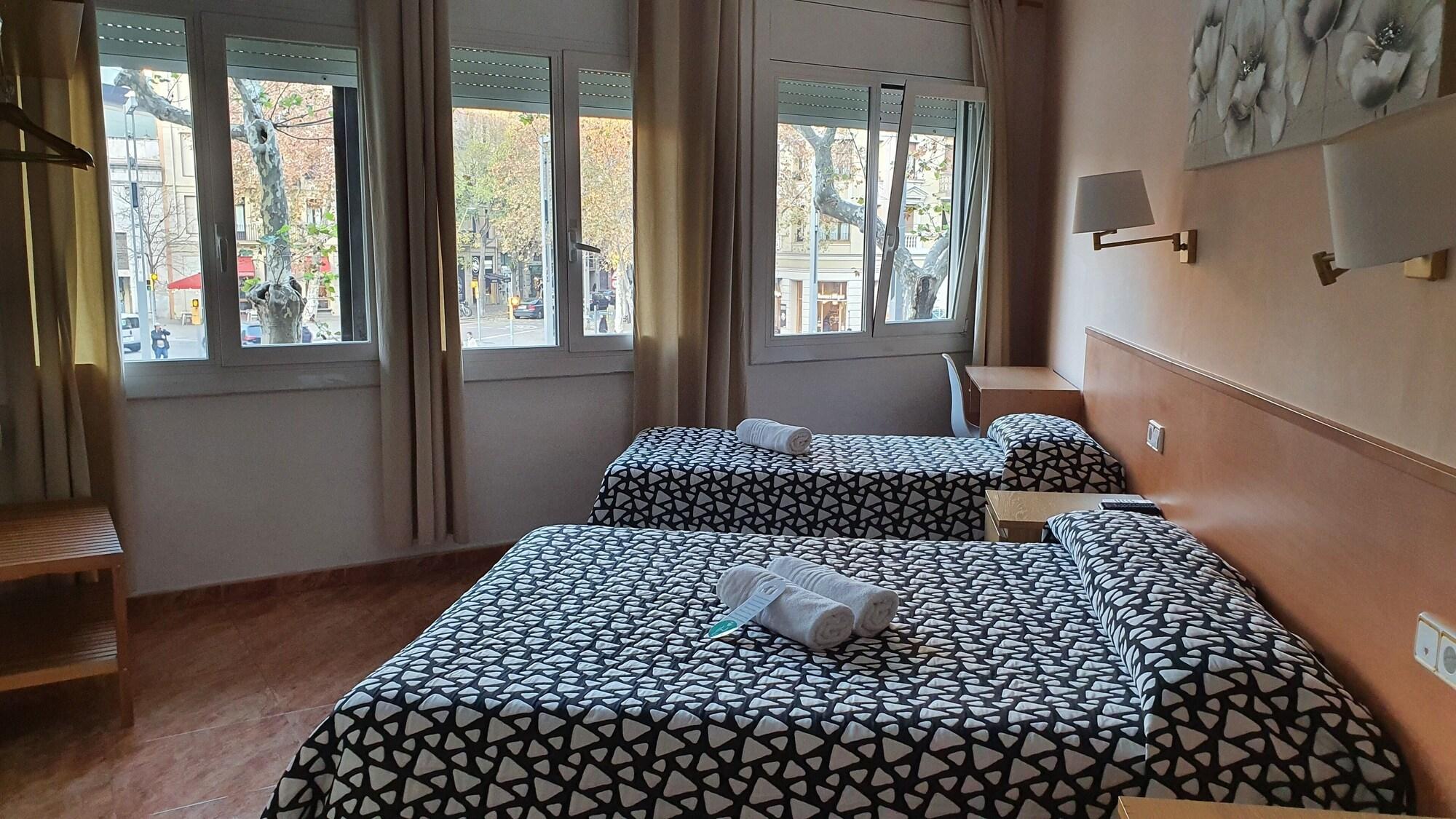 Hostal Rio De Castro Barselona Dış mekan fotoğraf