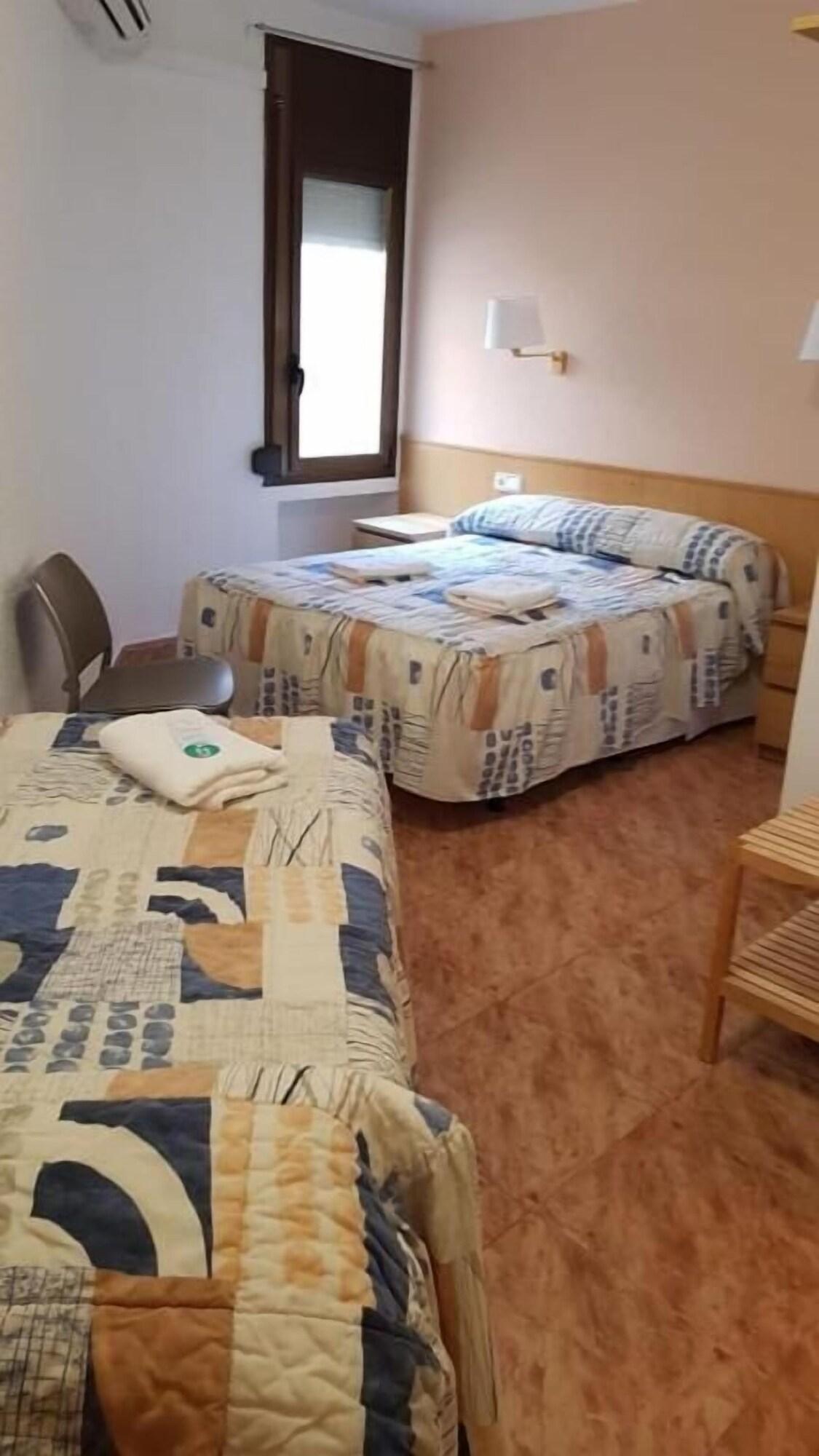 Hostal Rio De Castro Barselona Dış mekan fotoğraf