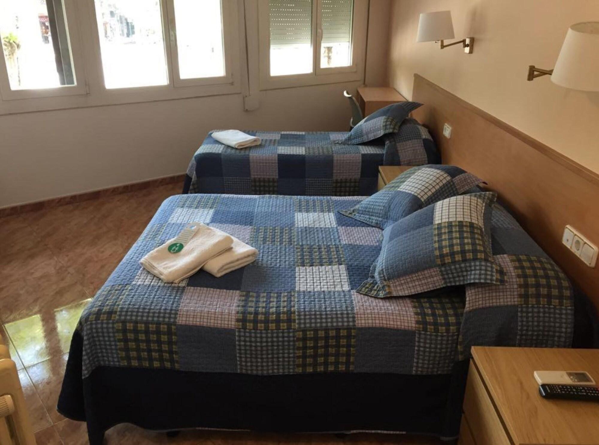 Hostal Rio De Castro Barselona Dış mekan fotoğraf